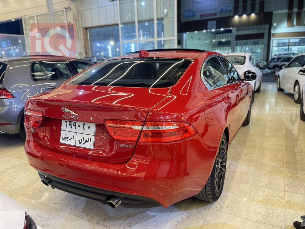 جاكوار XE
